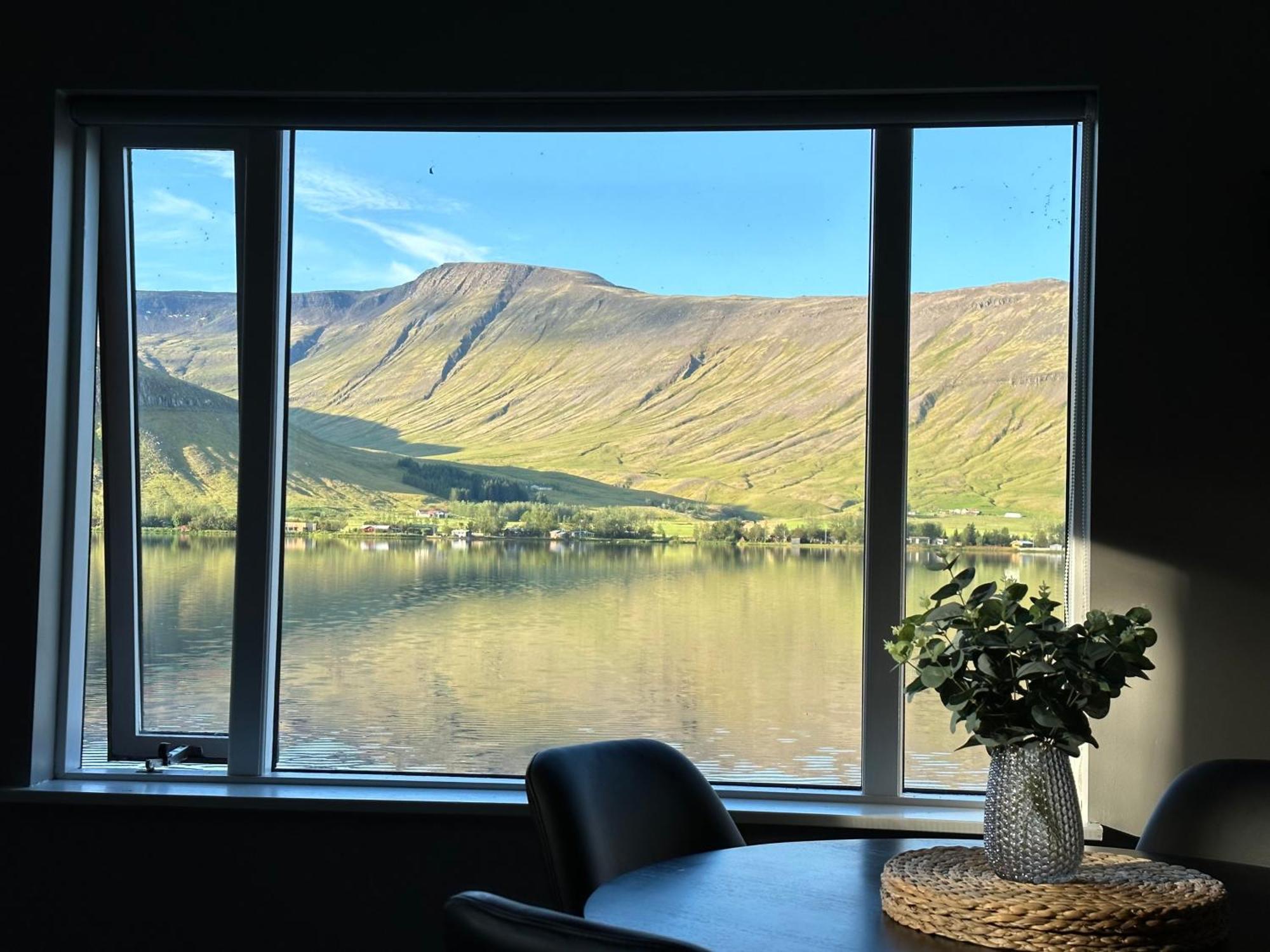 Cosy Lakeview Cabin 45 Minutes From Reykjavik Mosfellsbaer Exteriör bild